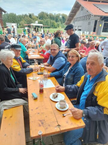 Ein schönes Fest mit gutem Essen und Trinken